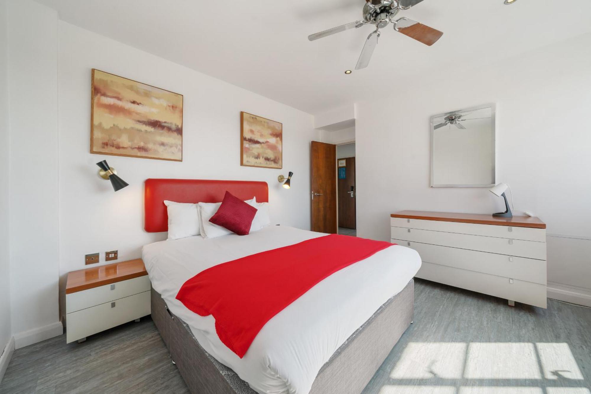 Finest Retreats - Chelsea Apartments, Two Bedroom